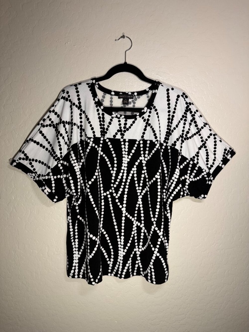Carolyn Taylor Black & White Graphic Beaded Dot Print Top / XL